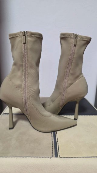 Botines Zara tipo calcetín tacón  Tallas 37.40 .41