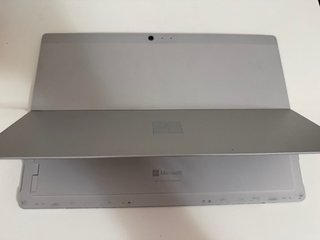 Microsoft Surface Pro 5 plata