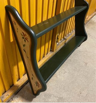 Estantería de madera maciza  pintada a mano