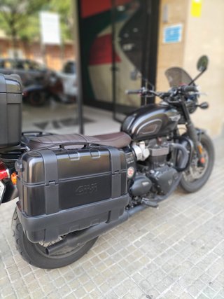 Triumph Bonneville T120 BLACK