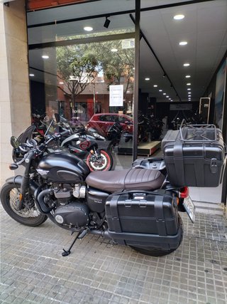 Triumph Bonneville T120 BLACK