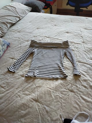 Camiseta escote barco rayas manga larga