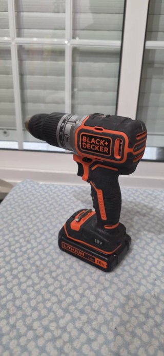 Taladro Percutor Black+Decker 18V Brushless