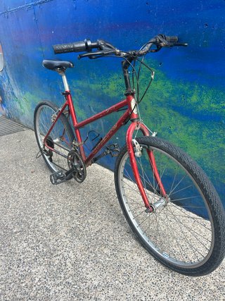 Bicicleta de paseo roja