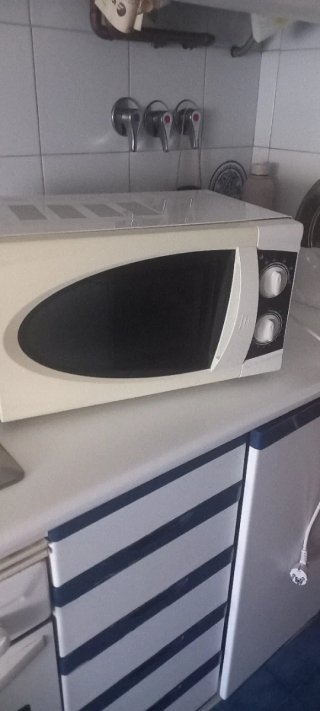 Microondas blanco