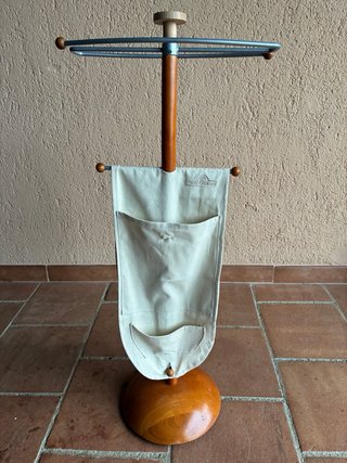 Servomuto porta abiti in legno e metallo – Frutti