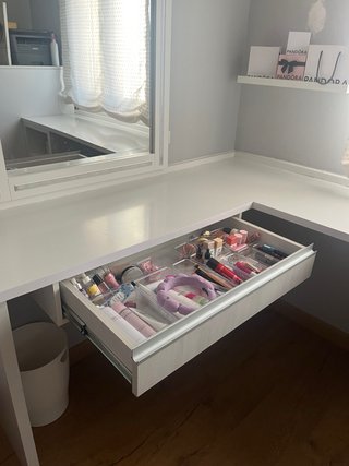 Escritorio tocador con espejo y luz
