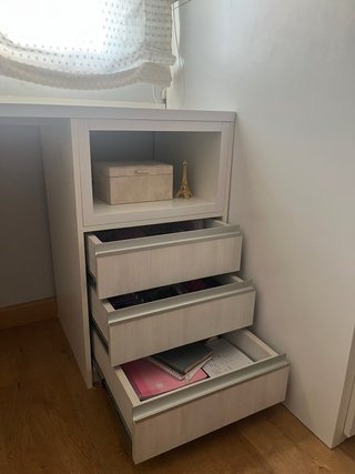Escritorio tocador con espejo y luz