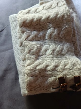 Poncho lana cuello alto ochos beige