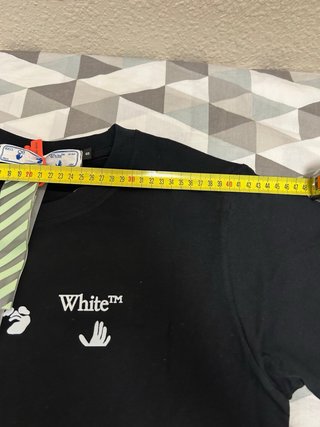 Camiseta Off-White “Hands” Logo - Negra - Talla S