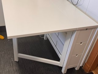 Mesa abatible cocina blanca con cajones