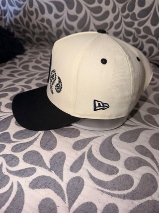 Gorra New York Yankees Beige y Negra