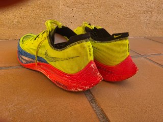 Nike ZoomX Vaporfly Next% 2 Talla 44 Usadas