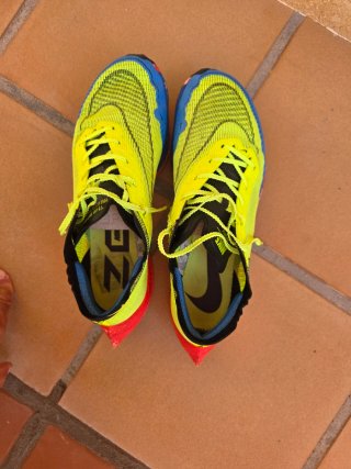Nike ZoomX Vaporfly Next% 2 Talla 44 Usadas