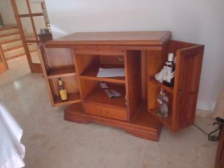Mueble auxiliar TV/botellero madera