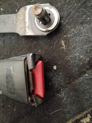 Enganches cinturón Nissan Sunny N14 (2 uds)