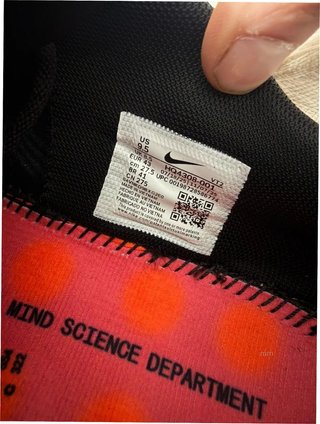 Nike Mind 002 Negro Hyper Crimson EU 43