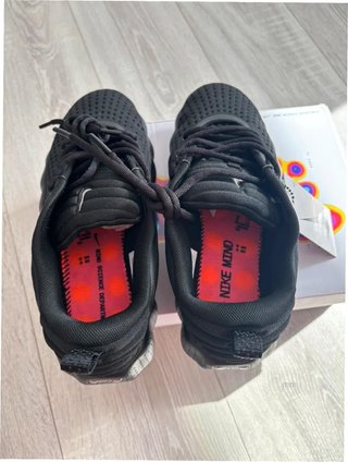 Nike Mind 002 Negro Hyper Crimson EU42