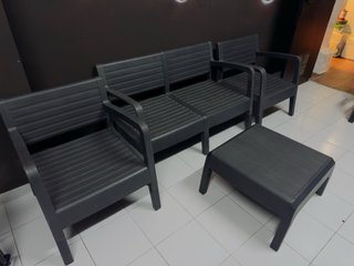 Conjunto asientos terraza y mesa centro