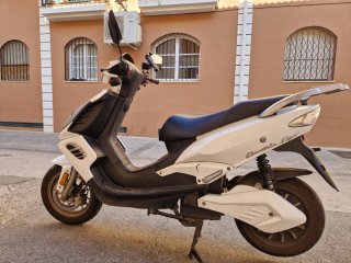 Moto Eléctrica Efun Lipo Scooter