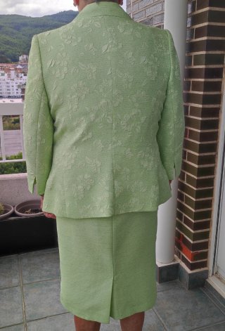 Traje de chaqueta y falda verde
