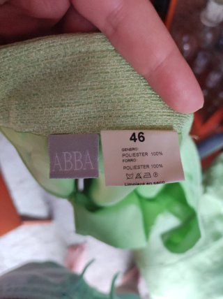 Traje de chaqueta y falda verde
