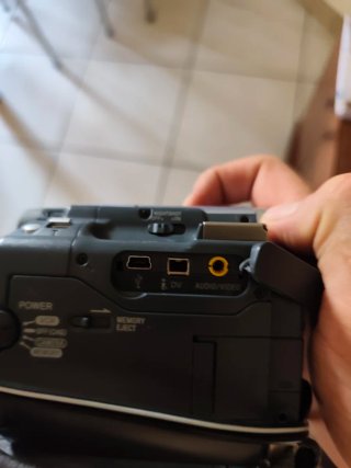 Sony Handycam DCR-TRV22E MiniDV + Scatola e Acc.