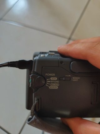 Sony Handycam DCR-TRV22E MiniDV + Scatola e Acc.