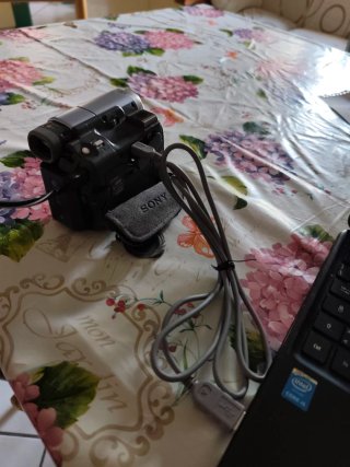 Sony Handycam DCR-TRV22E MiniDV + Scatola e Acc.