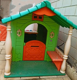 Casa de juguete Feber 150x101x98cm grande
