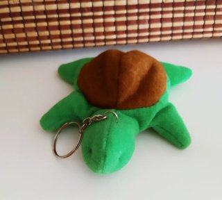 Pack 2 Llaveros: Gallinita y Tortuga