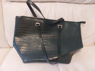 Bolso H&M verde efecto cocodrilo