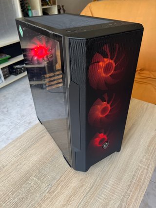 PC i7 Gaming con luces LED rojas