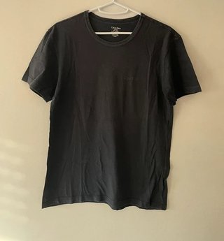Camiseta Calvin Klein azul oscuro