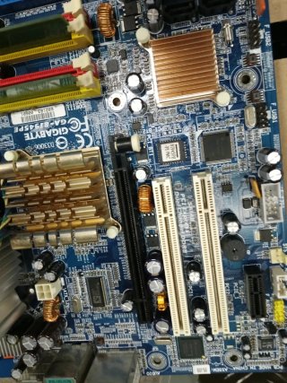 Placa Base Gigabyte 8i945PE
