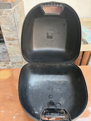 Baúl Givi E29 Compact Negro/Rojo