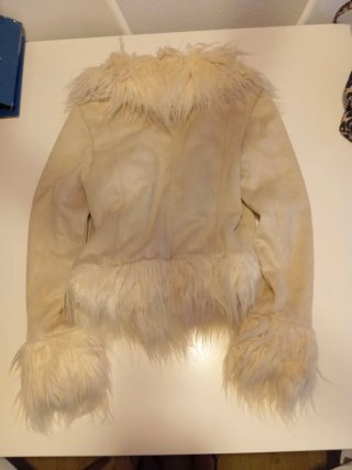 Chaqueta pelo Bershka beige