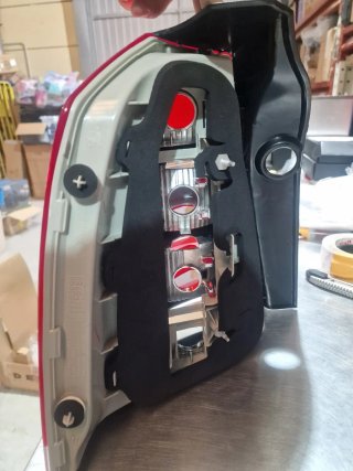 Faro trasero derecho Opel Zafira