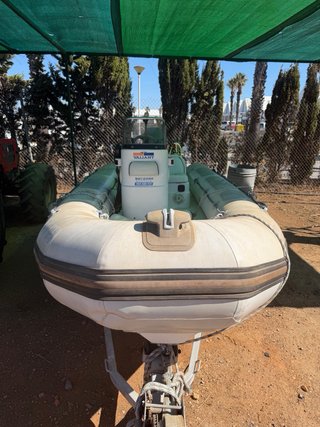 Semirrígida 4,50m con motor 40cv