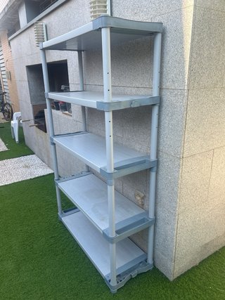 Estantería de PVC gris y blanca