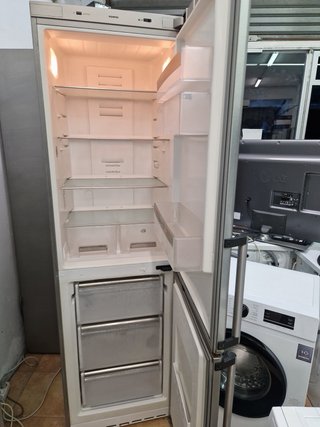 Nevera Siemens y Lavadora VOX