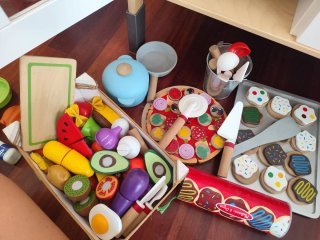 Cocinita de juguete DUKTIG IKEA con accesorios
