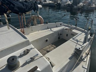 Velero South Wind 23 ESTEL