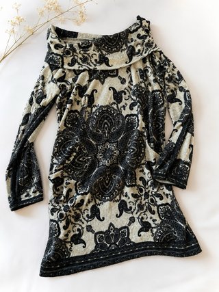Vestido estampado beige y negro