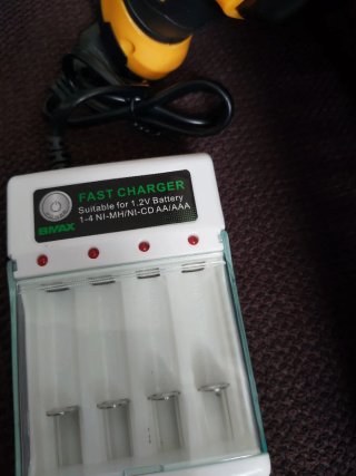 Pistola silicona a batería DEKO