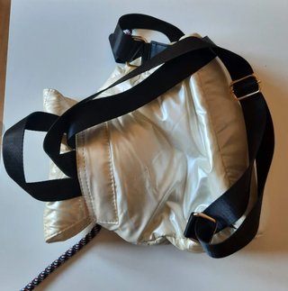 Mochila brillante plateada