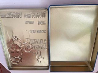 Caja Lata Película Desayuno con Diamantes