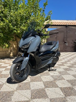 Yamaha XMAX 300