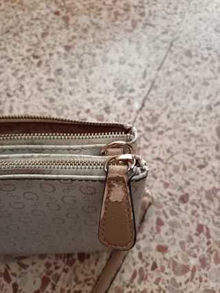 Bolso Guess beige y marrón