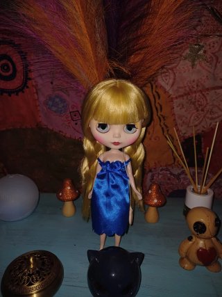 Muñeca Blythe TBL cuidada